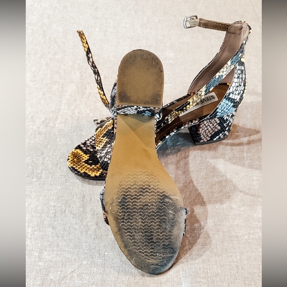 Steve Madden Irenee Block Heel - Picture 3 of 3